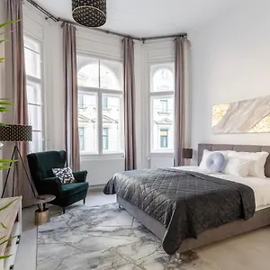 Lh Gallery Apartman
